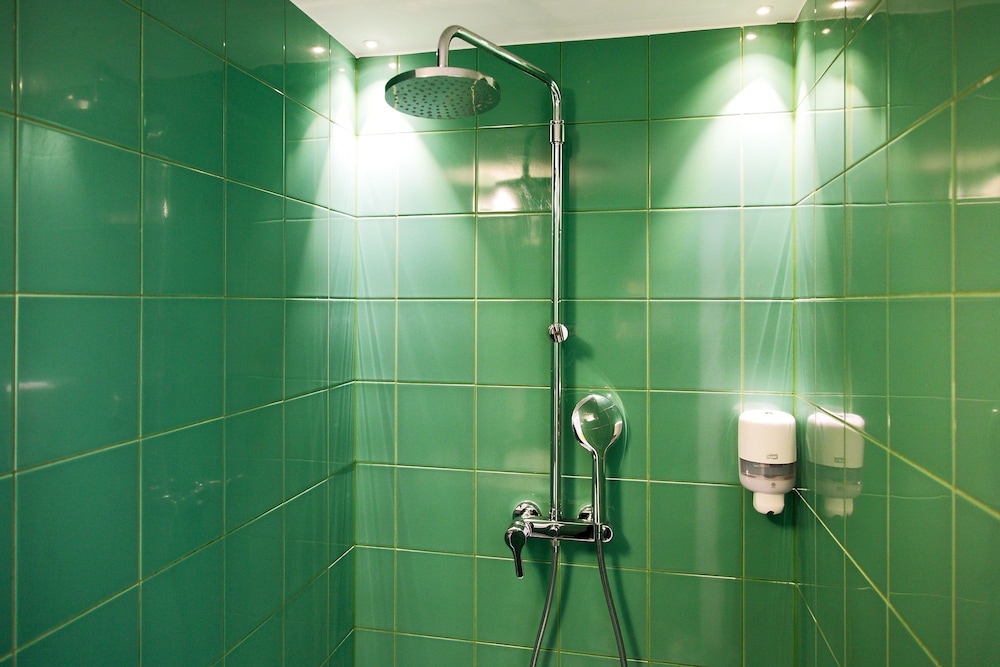 Maverick City Lodge Hostel 59/60