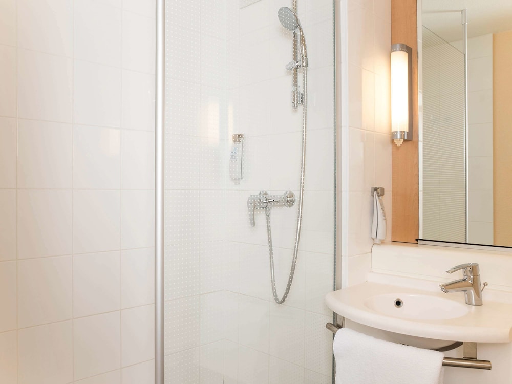 Ibis Paris Issy Les Moulineaux Val de Seine 12/72