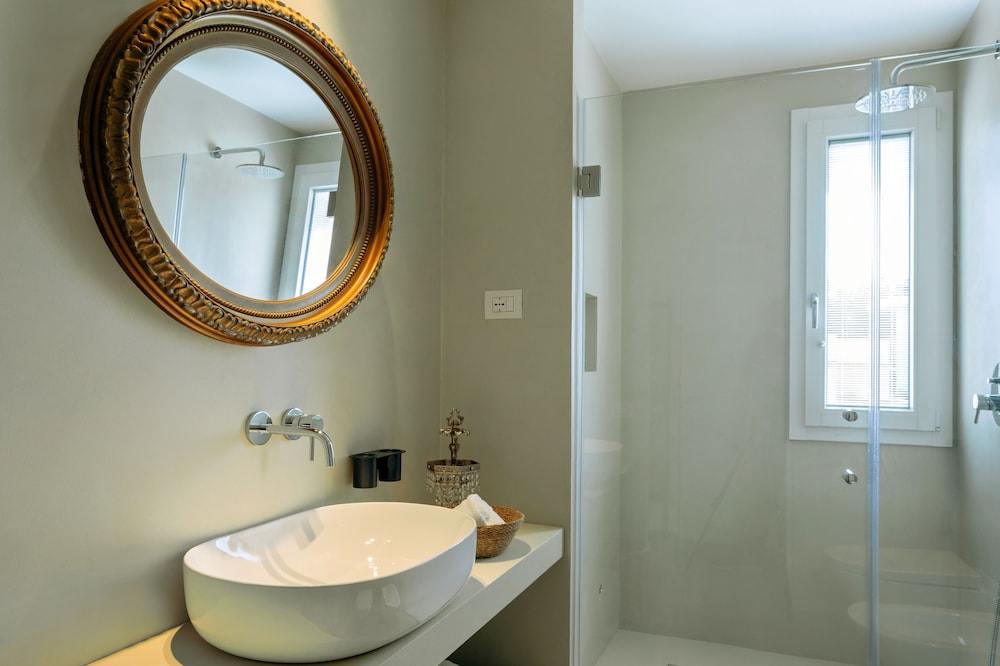 غرفة ديلوكس بسرير كوين بشرفة، Domia Boutique Hotel Mondello 5/8