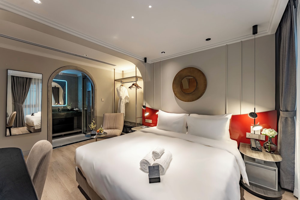 Inner, Deluxe, Queen Bed, with View