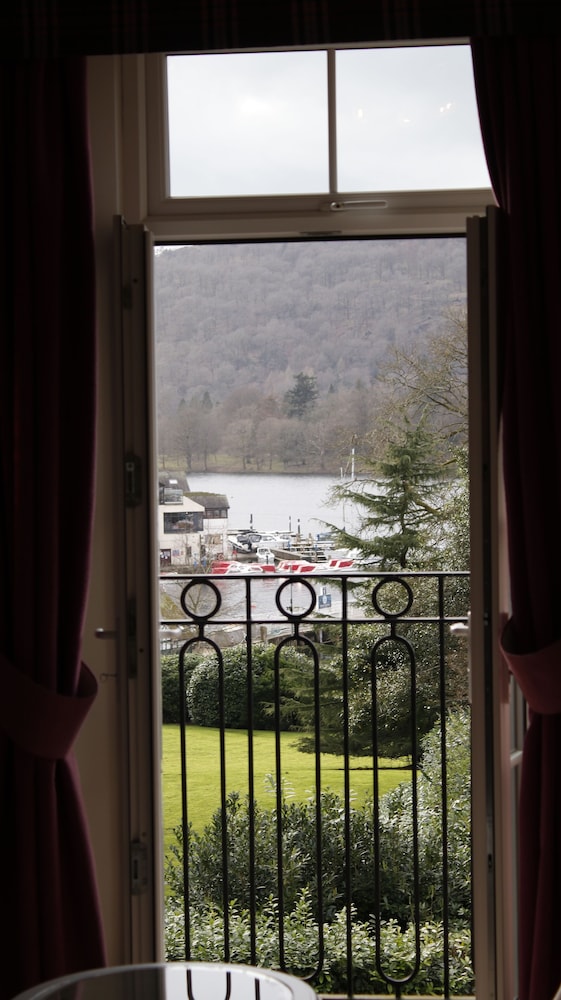 Bowness Bay Suites 28/31