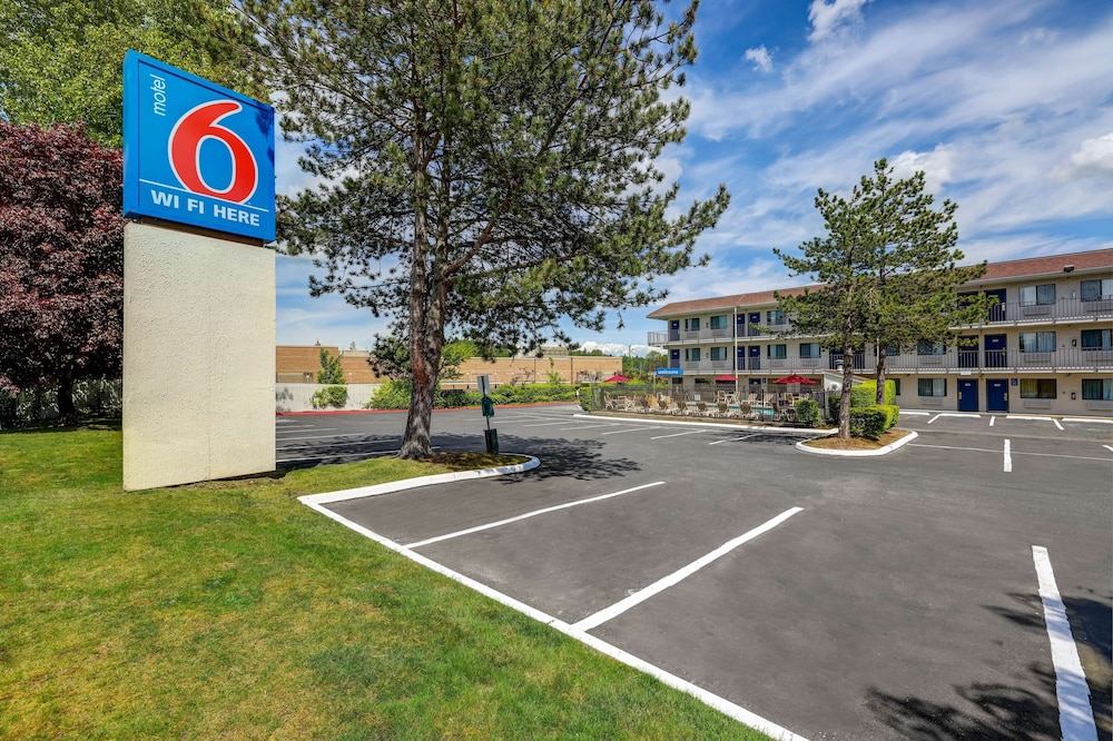 Motel6 Kirkland, WA - North Kirkland 53/58