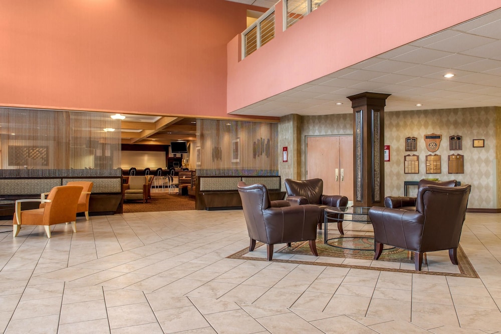 Quality Hotel Conference Center Cincinnati Blue Ash 23/45