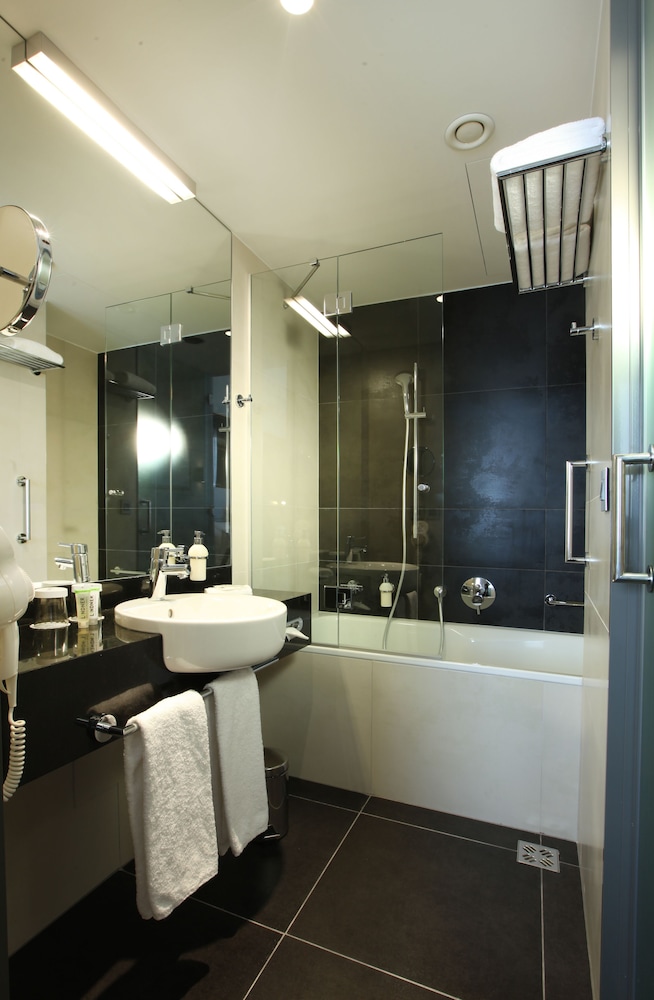 Lindner Hotel Bratislava, Part of Jdv by Hyatt 11/65