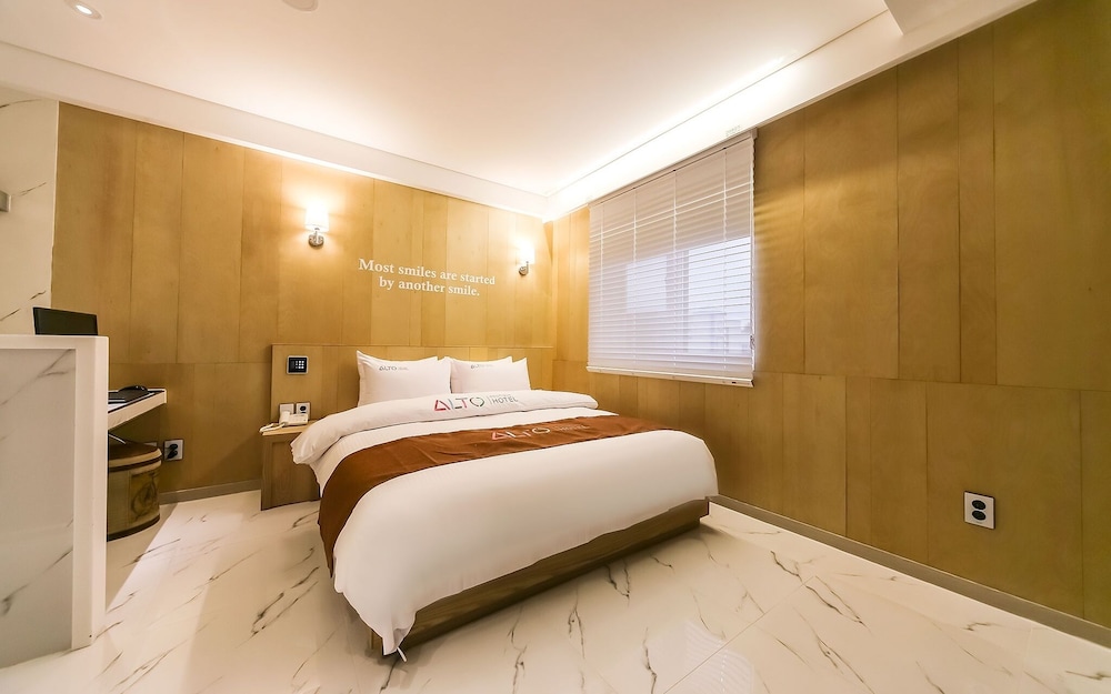 Yeongju Hotel 7/35