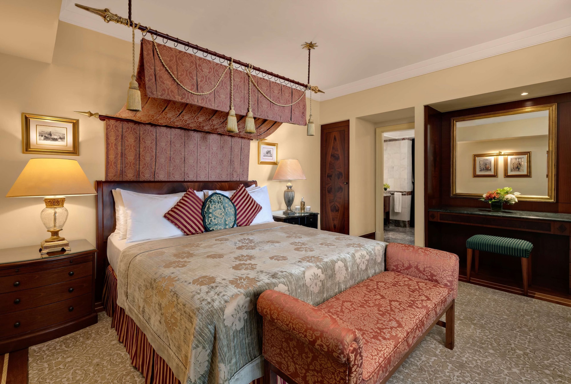 Bosphorus, Executive, Suite, King Bed، Ciragan Palace Kempinski Istanbul 2/6