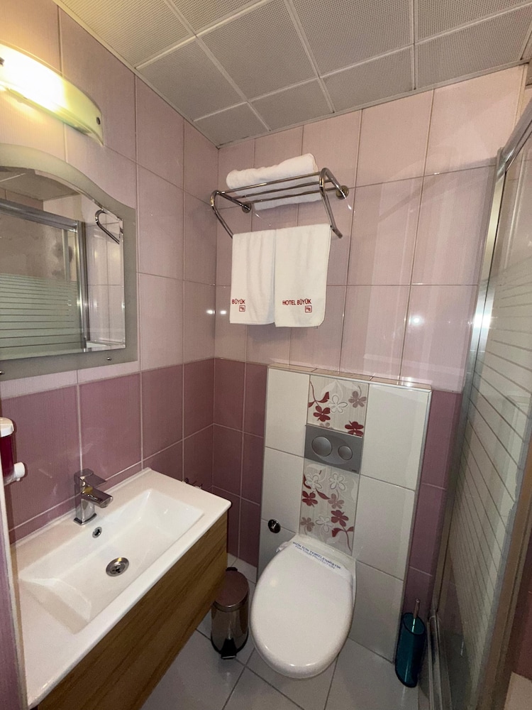 Buyuk Hotel 48/50