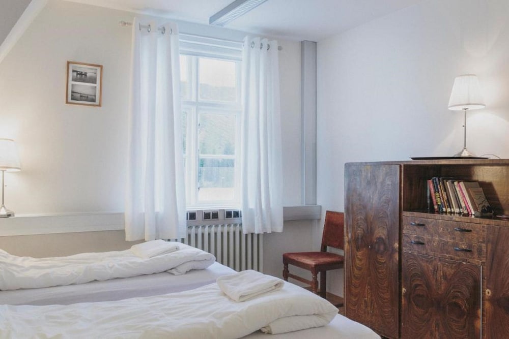Heradsskolinn Historic Guesthouse 10/50