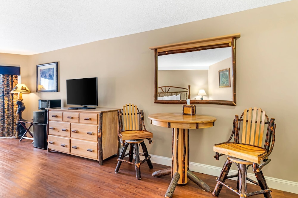 Black Bear Inn, an Ascend Collection Hotel 60/69