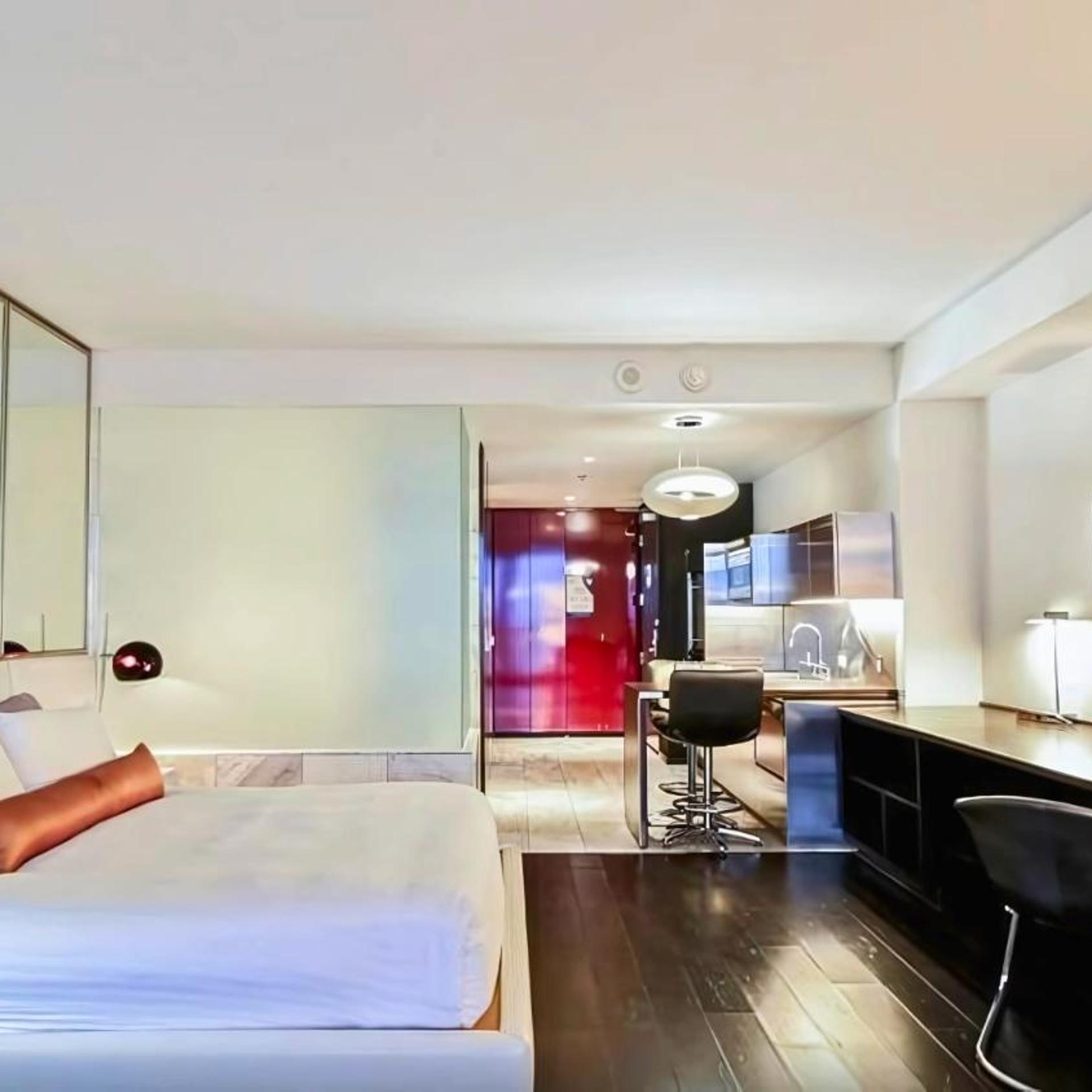 Vista Balcony Collection - StripSuite Palms Place Hotel, Resort & Casino - NO RESORT FEE 17/45