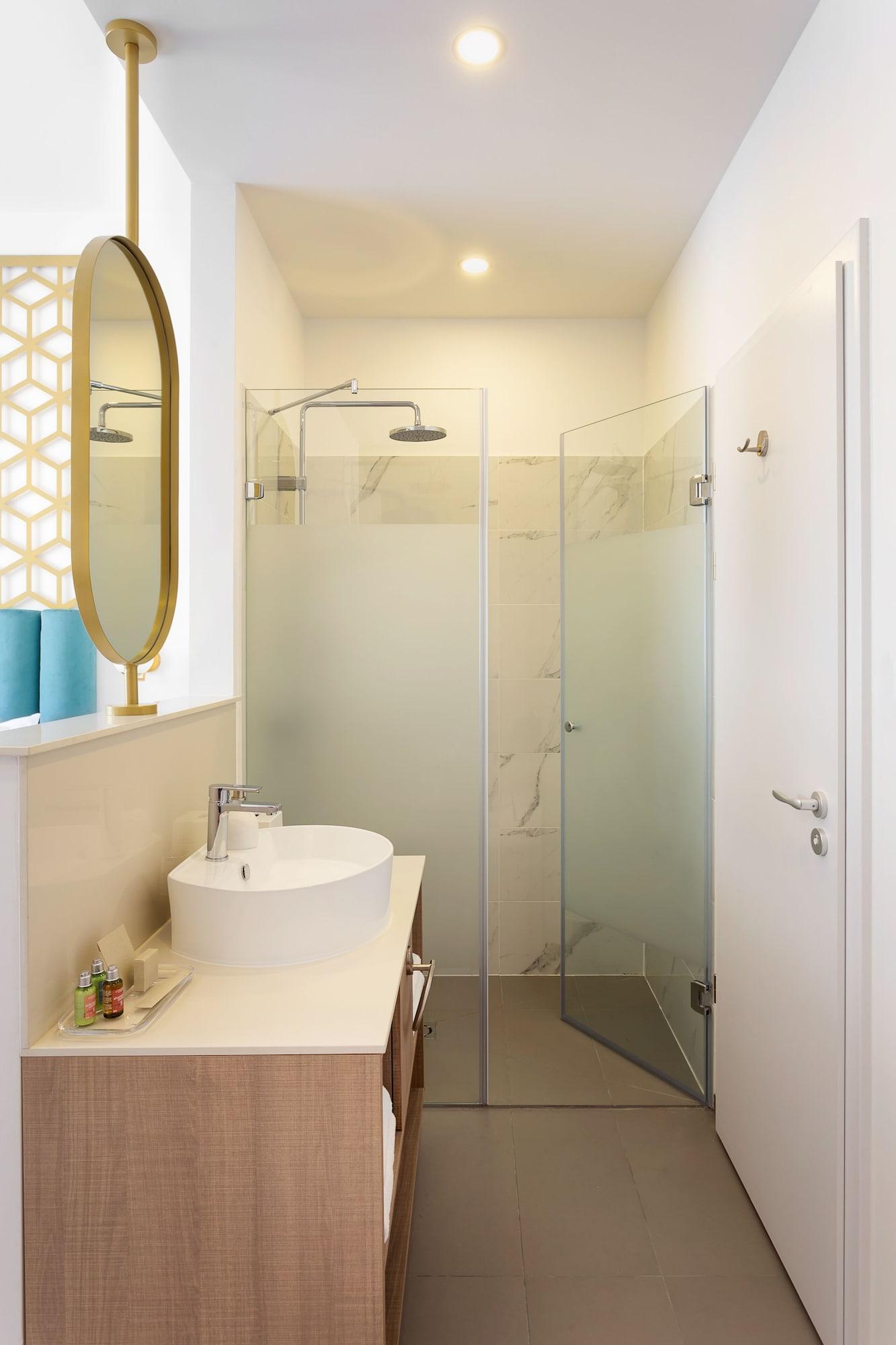 غرفة سوبيريور بسرير مزدوج، Mera Hotel 2/2