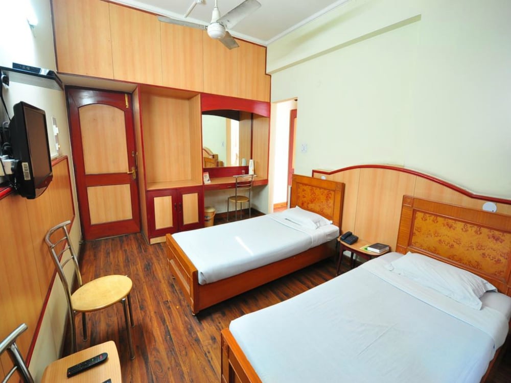 Ymca Tourist Hostel 23/43