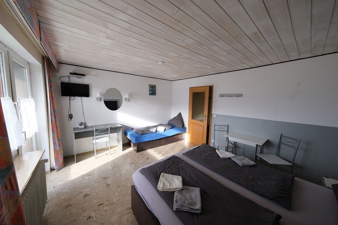 غرفة كومفورت بسرير كينج، B+B Hotel Sonnenmatte Near Badeparadies 10/10