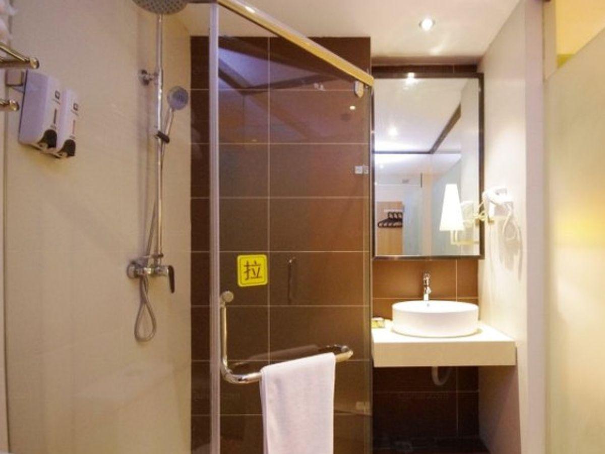 7 Days Sunshine Hotel (Yibin Nanxi Wenhua Road Xinglong Street) 32/33