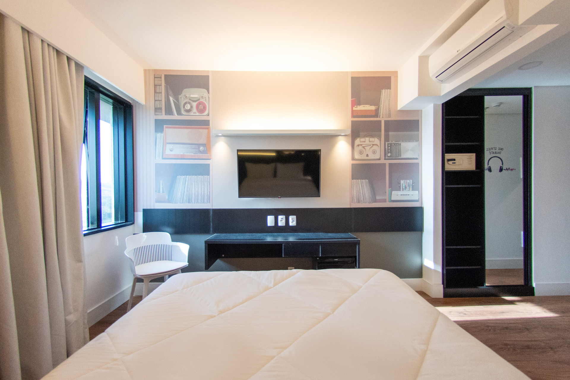 Superior, Double Bed, Street View