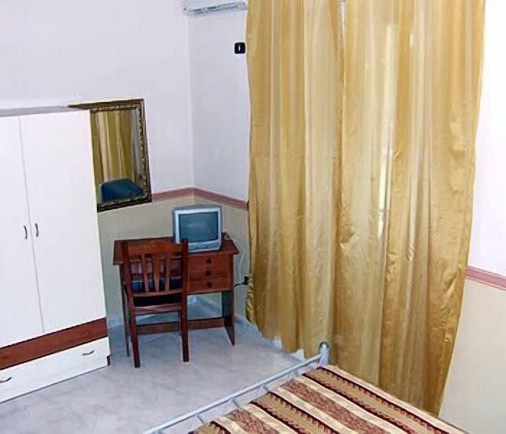 Astra Bed and Breakfast 7/50