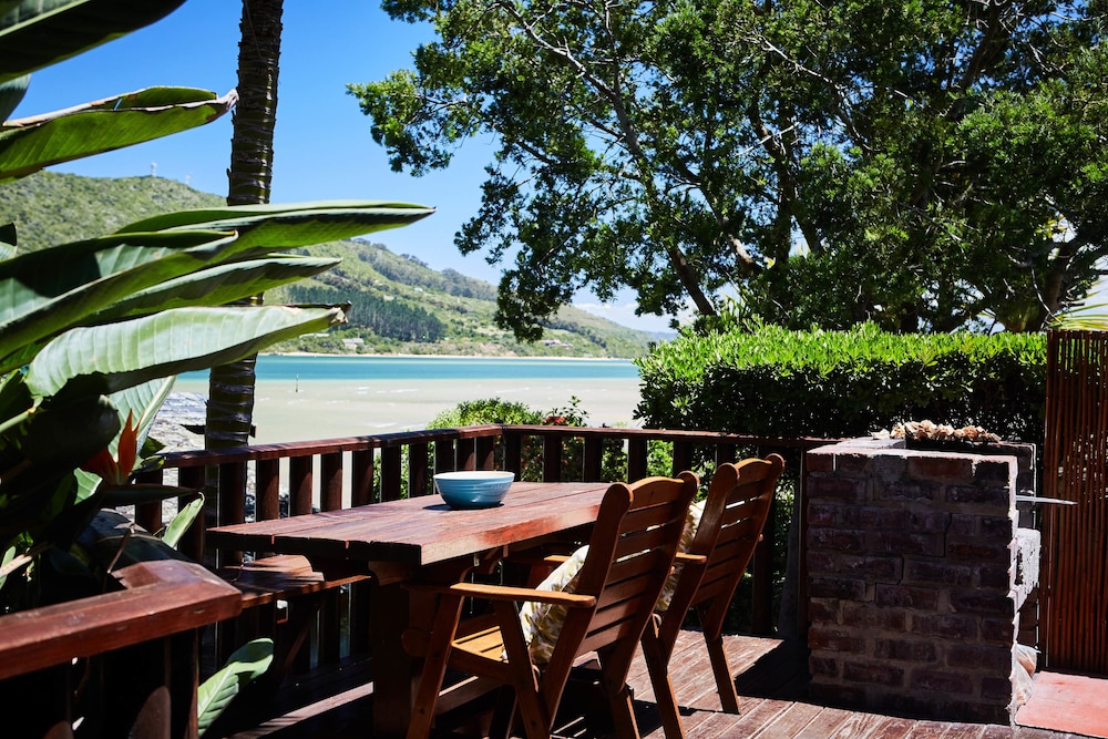 Under Milkwood Resort 37/49