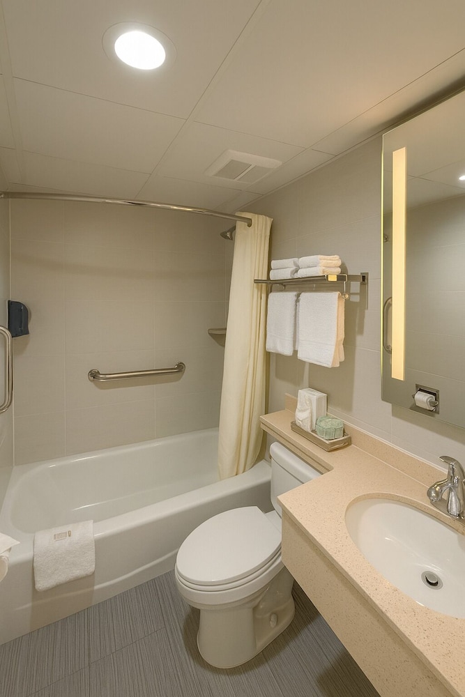 The Floral Park Motor Lodge 52/56
