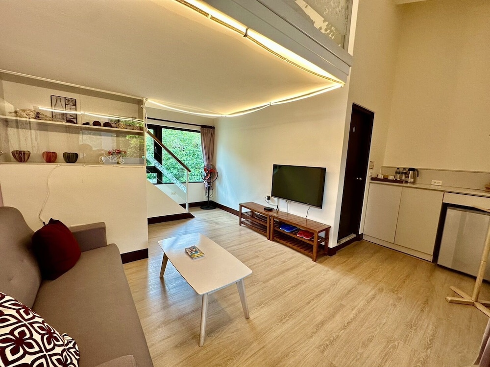Li Wu Zuo Can B&amp;B 57/71