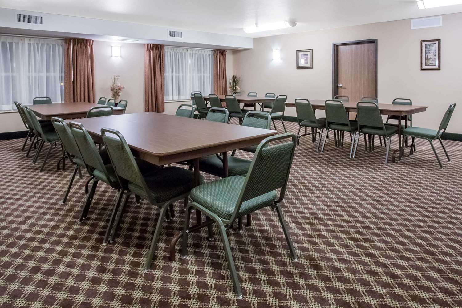 Days Inn By Wyndham Manitou Springs 36/42