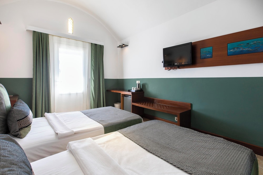 Magna Manastir Hotel 14/79