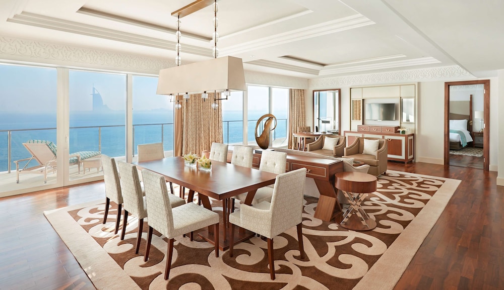Waldorf Astoria Dubai Palm Jumeirah 63/81