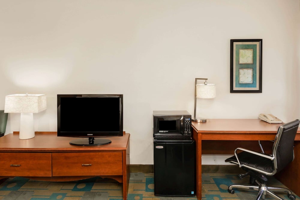 Baymont by Wyndham Meridian 26/34