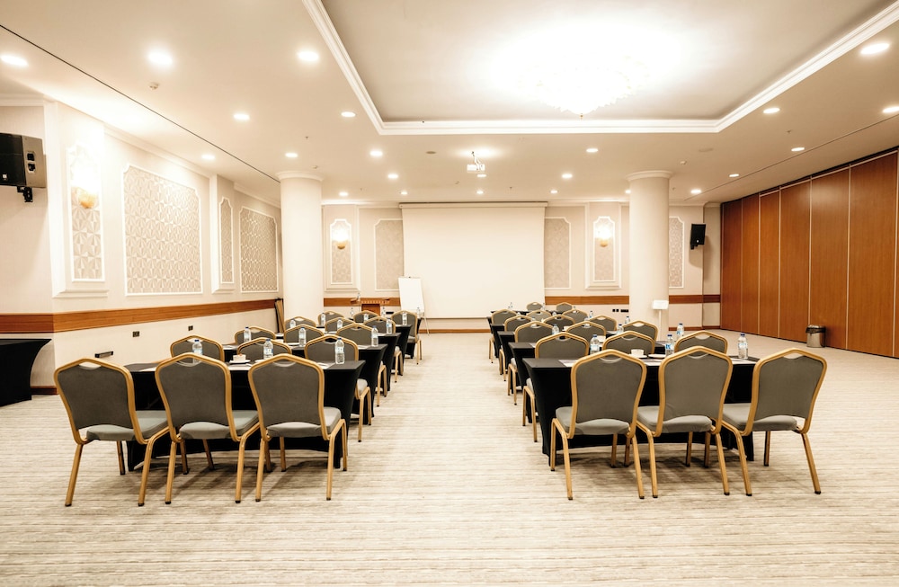 Ankara Plaza Hotel 63/66