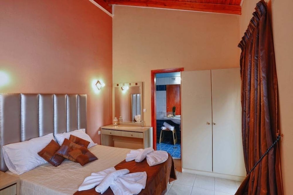 Rebeccas Village Corfu 22/50