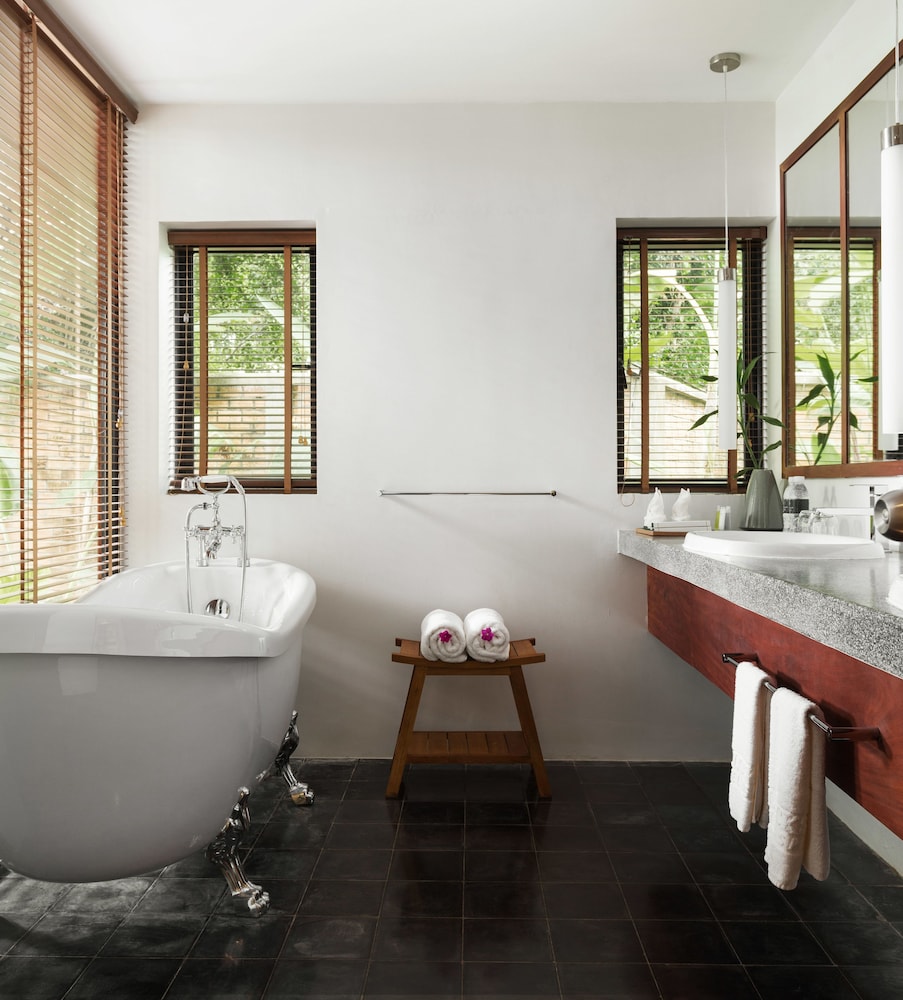 Hillocks Hotel Spa 59/60