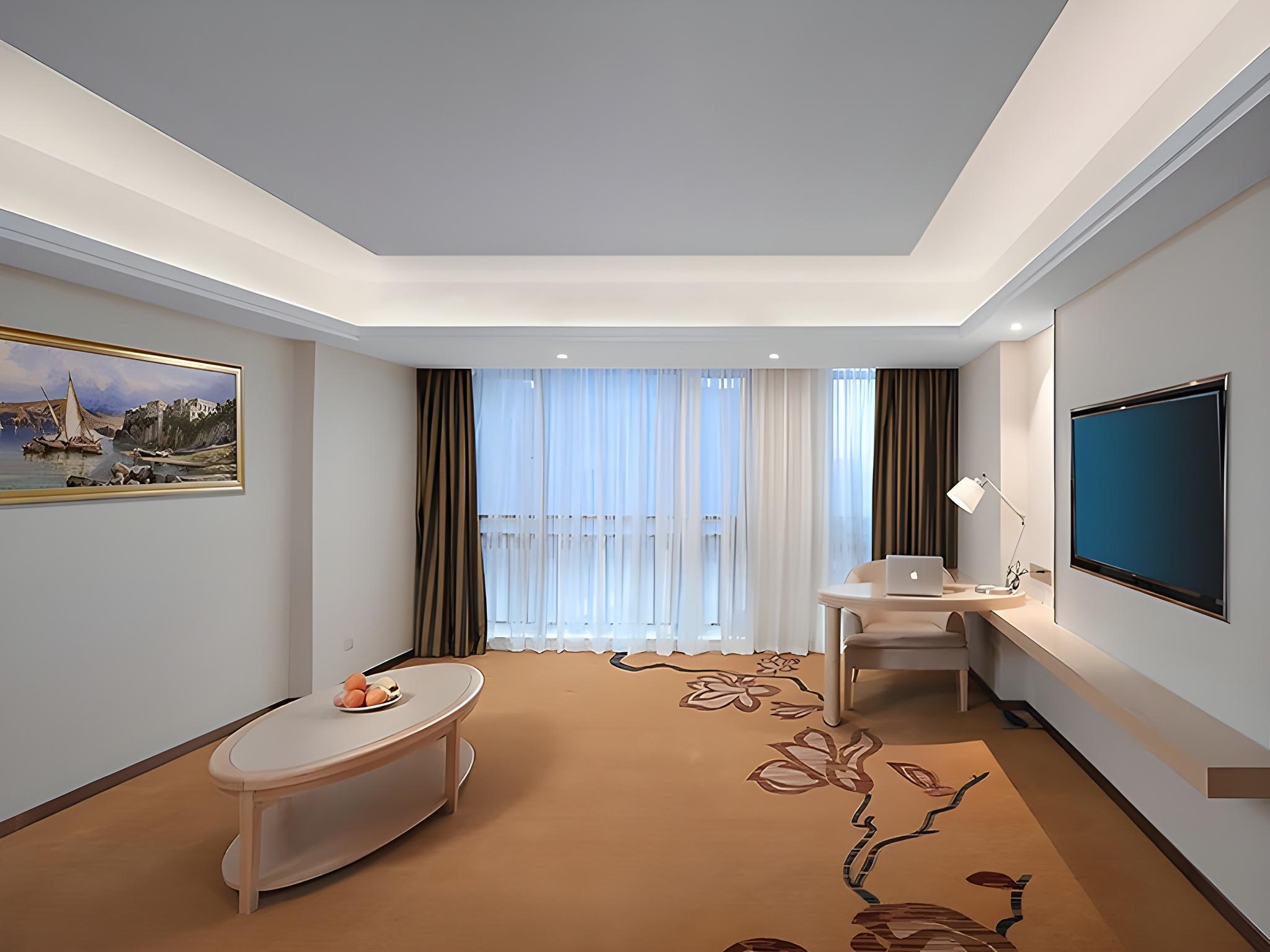 Vienna International Hotel (New Economic Development Zone store of Nanchang West Railway Station) 32/48