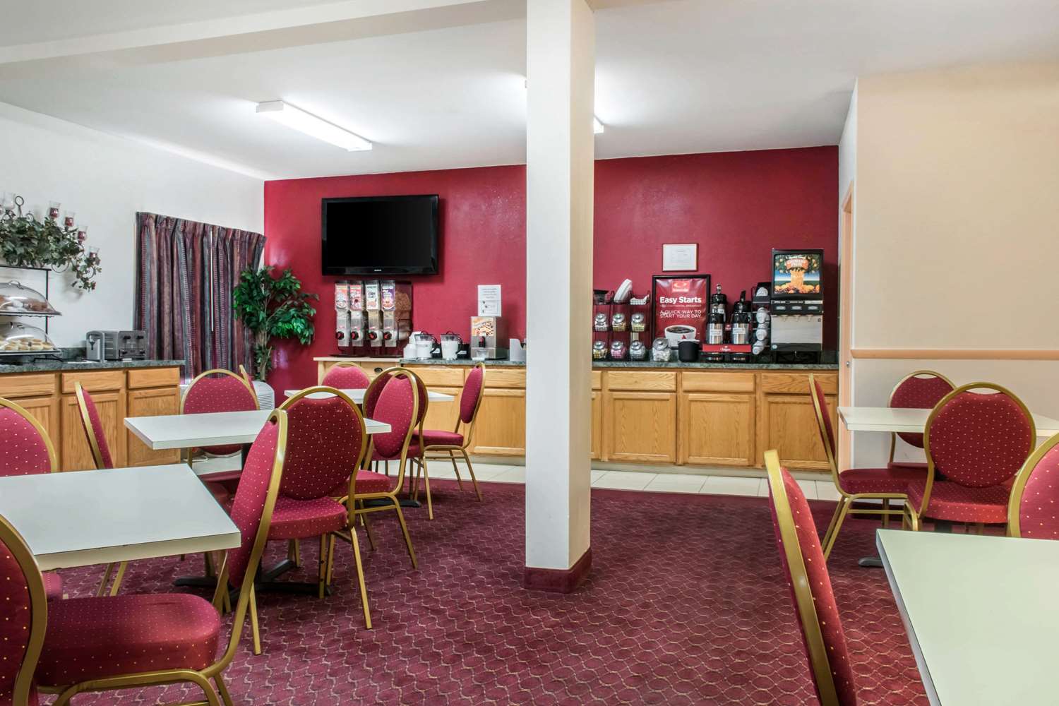 Econo Lodge Carlisle Central 18/24