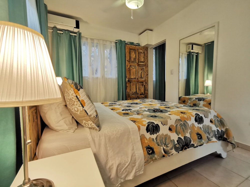 Beach Bungalows Los Corales 17/50