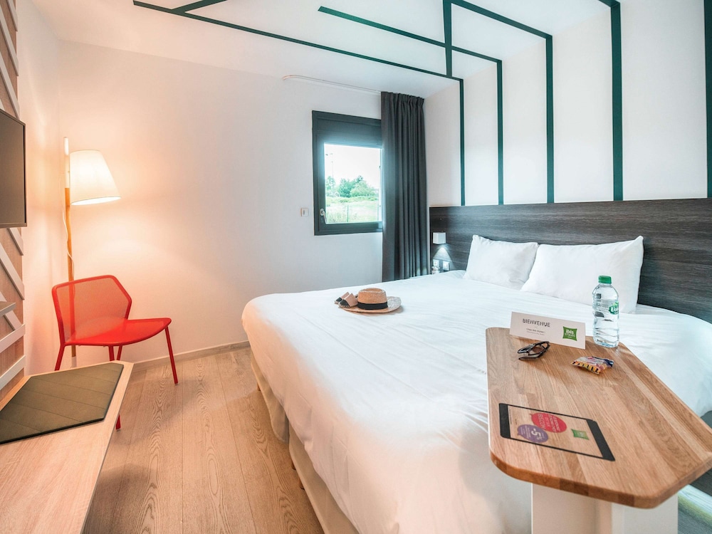 Ibis Styles Rouen Val-de-Reuil 32/78