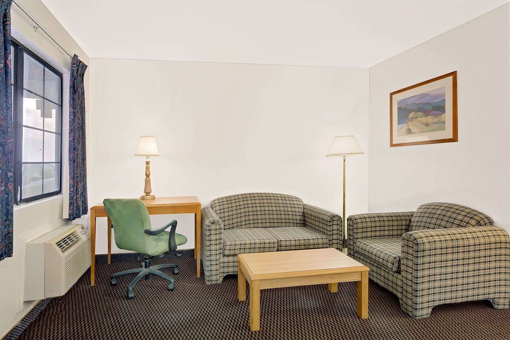Days Inn & Suites By Wyndham Needles 25/30