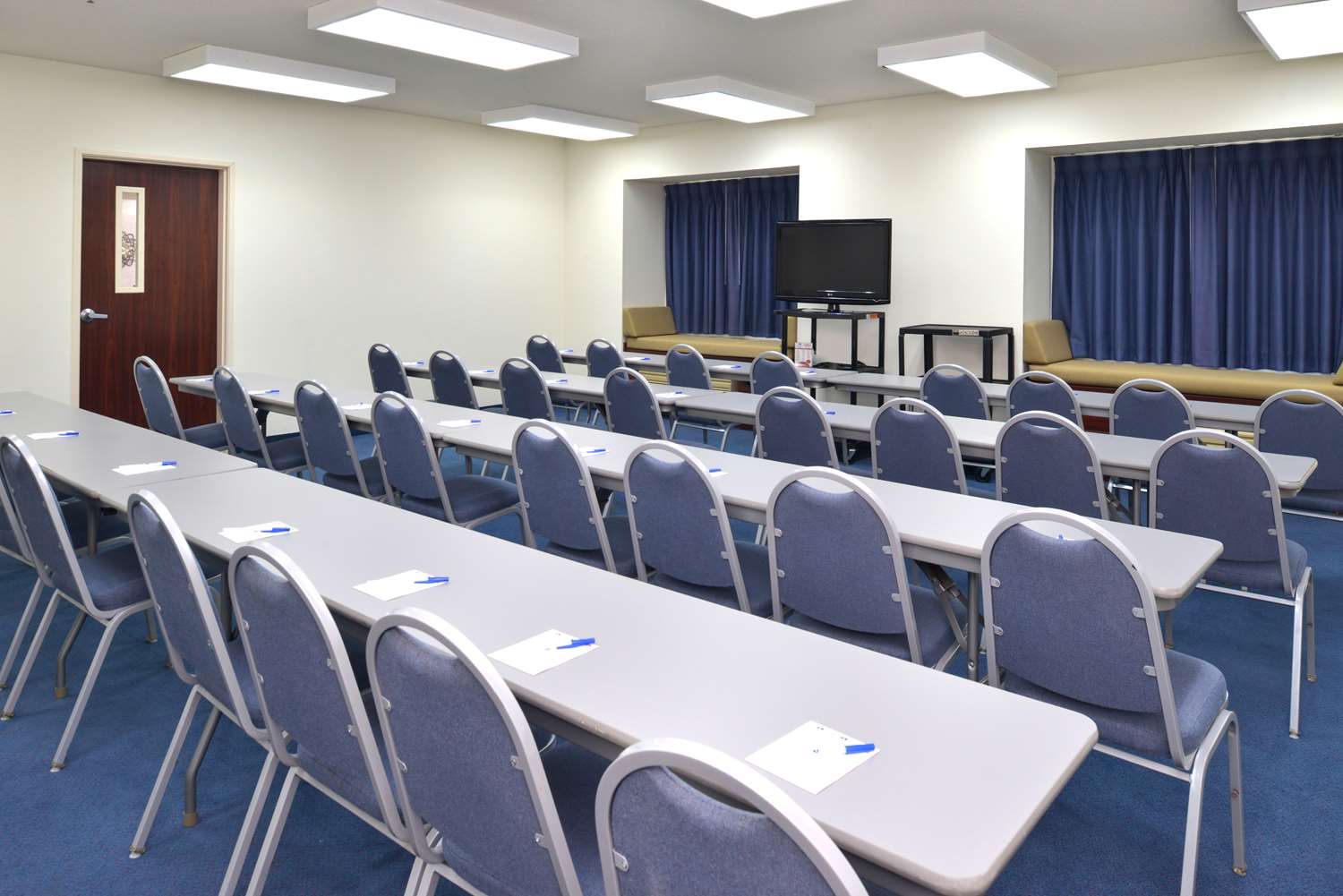 Americas Best Value Inn and Suites Maryville 32/39