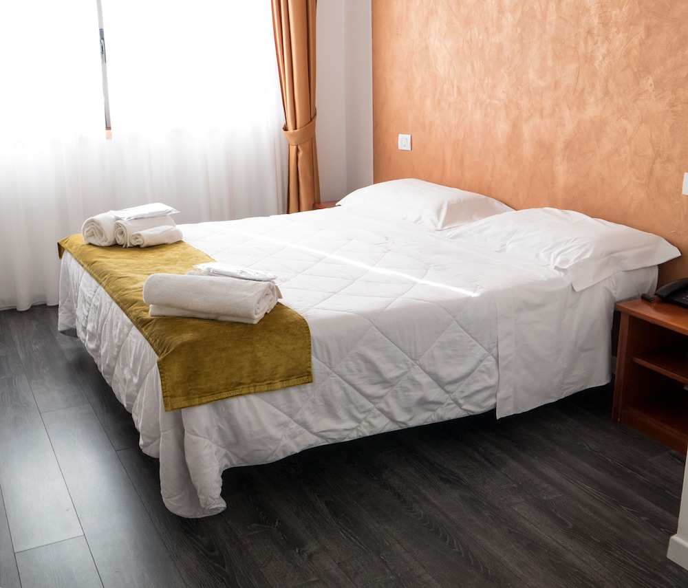 Hotel Joli 34/68