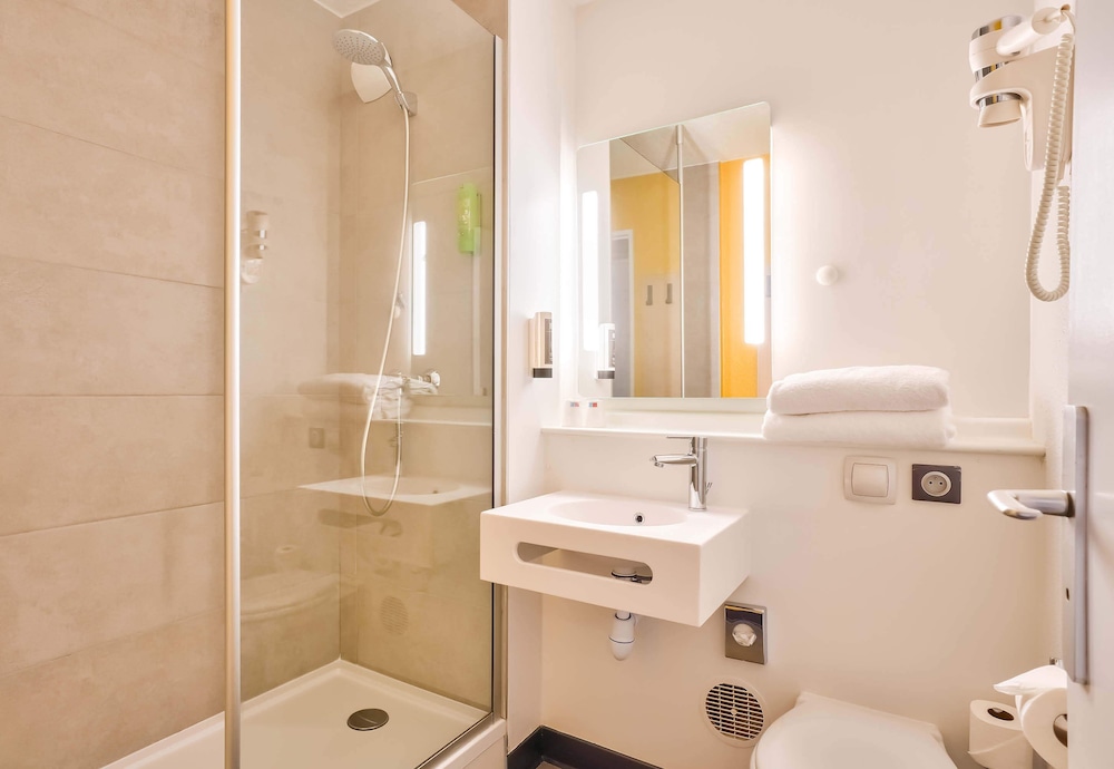 ROOM, DOUBLE BED, ACCESSIBLE