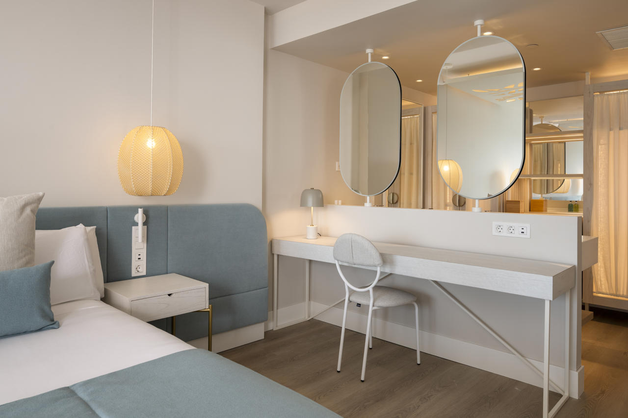 Amare Beach Hotel Sancti Petri 88/111