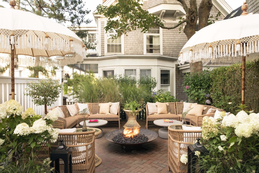 Life House, Nantucket 57/62