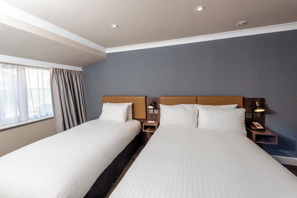 Standard, 1 Double and 1 Single Bed, Accessible