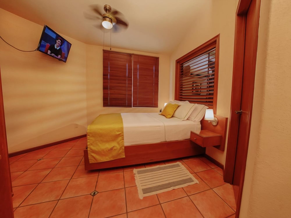 Alcazar Suites 9/30