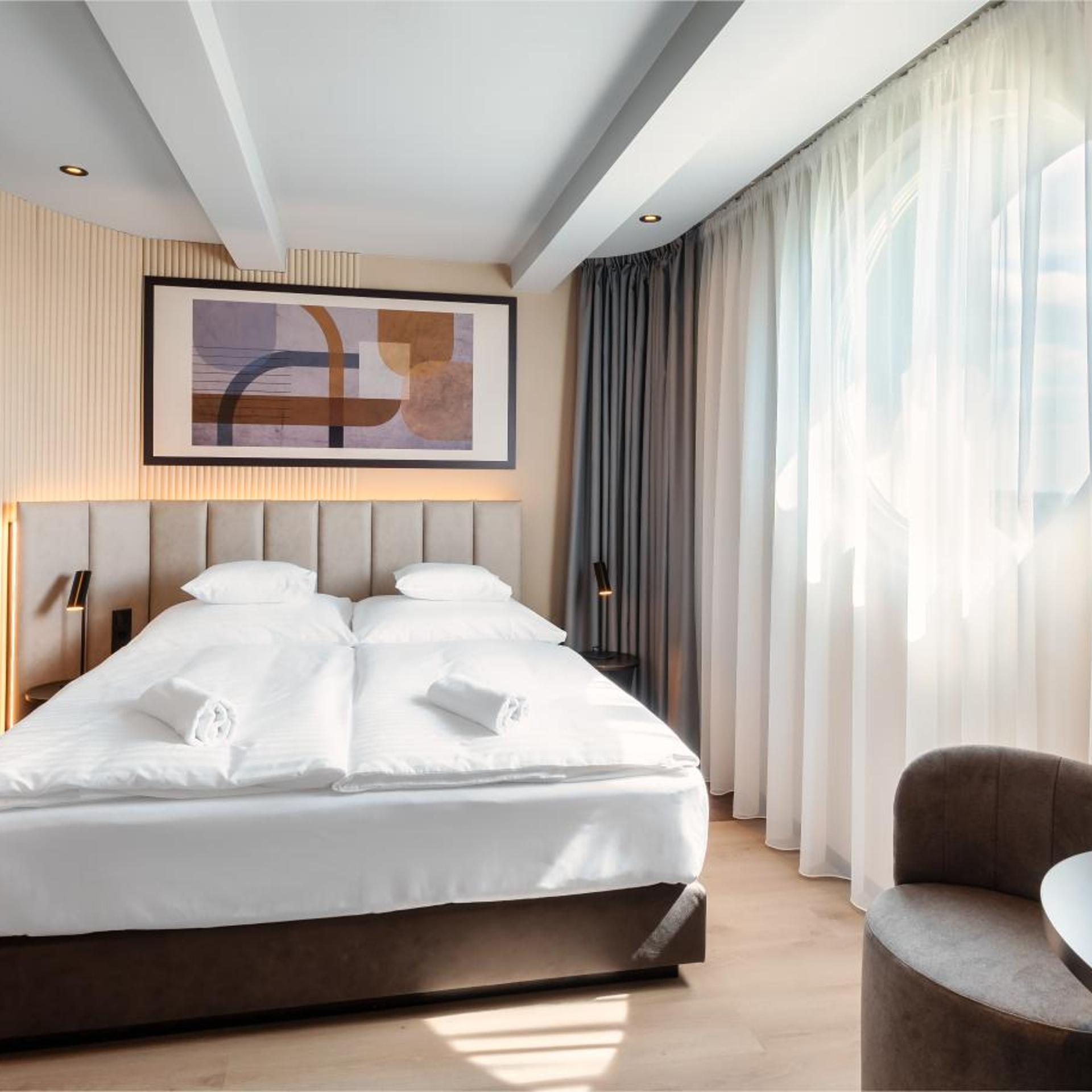 Suite, Balcony, East Wing