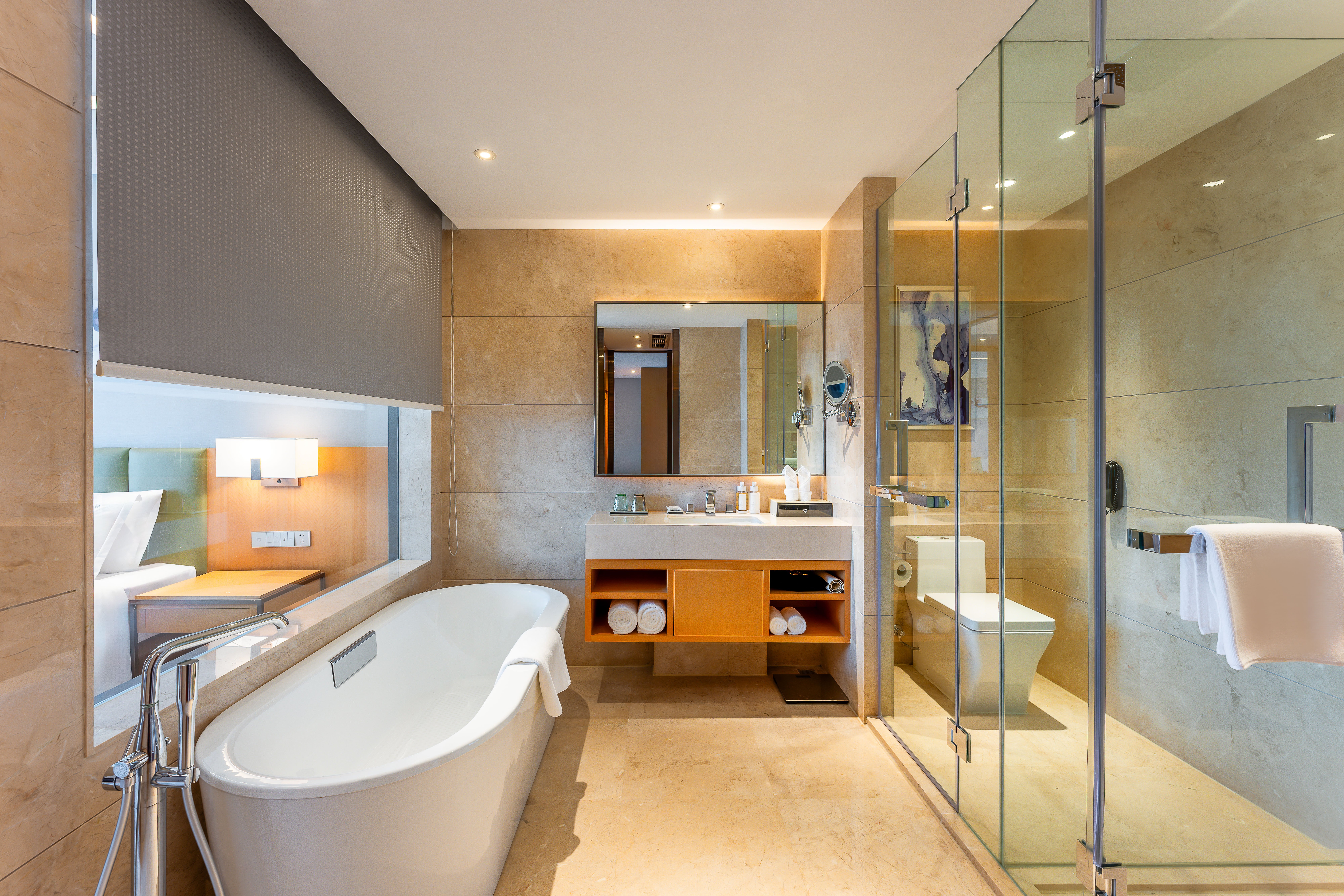 Holiday Inn Neijiang Riverside 80/81