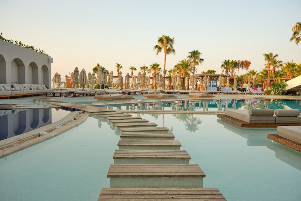 Laur Hotels Experience and Elegance 45/50