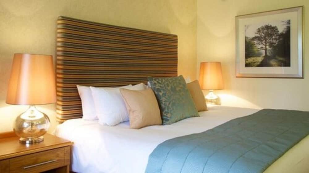 Marwell Hotel 15/60