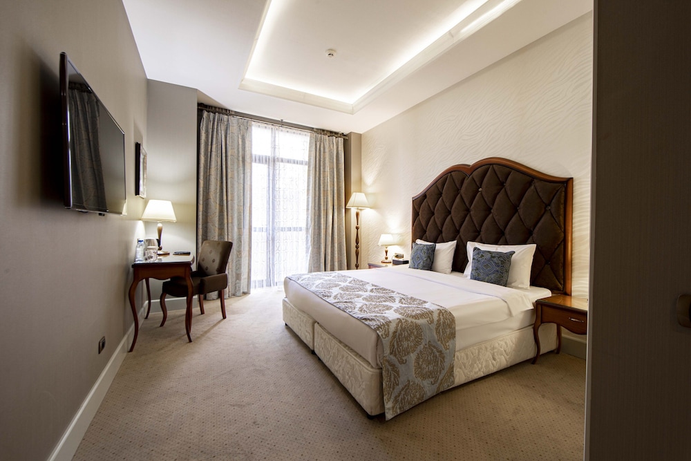 Sapphire Inn Hotel 14/37
