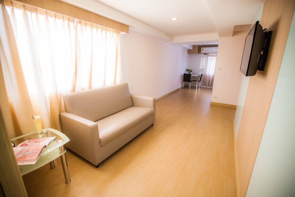 Golden City Rayong Hotel 44/69