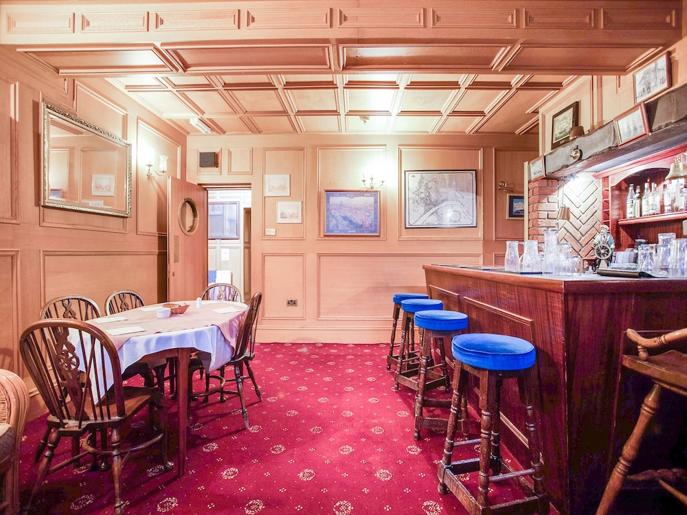 Rowers Hotel 36/48