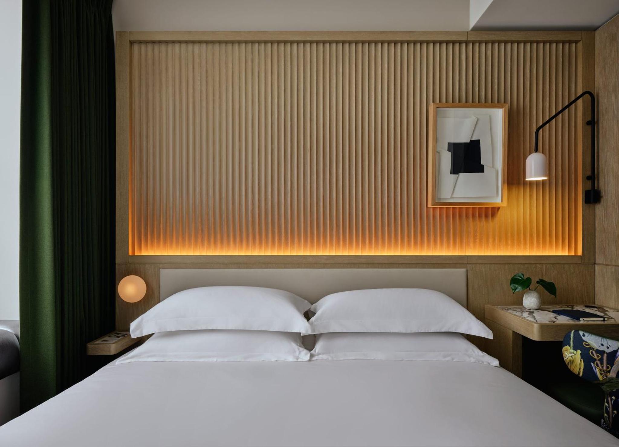 Essential, King Bed, High Floor